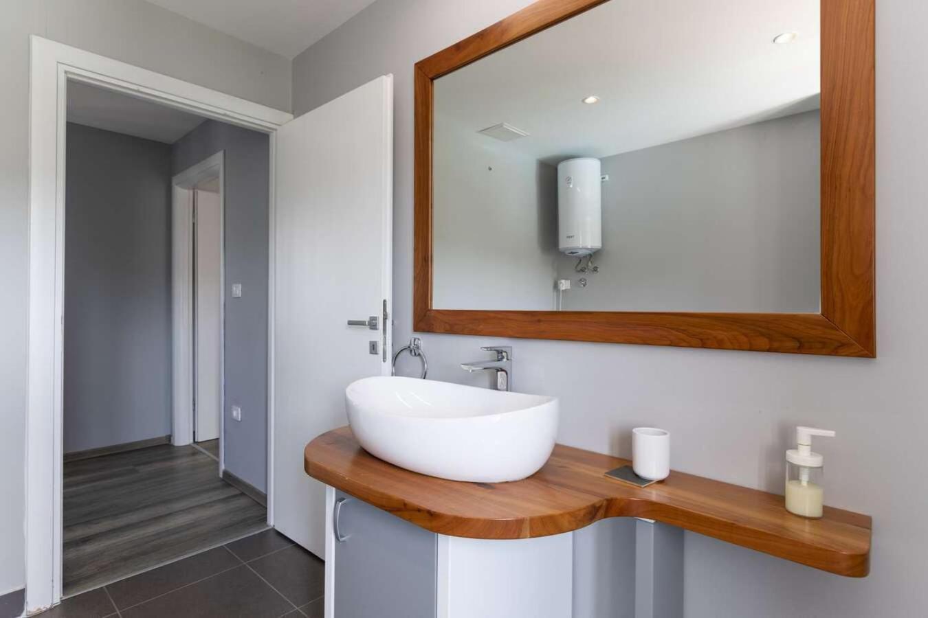 Villa Viscum In Central Istria For 8 Persons With Large Garden - Pet Friendly Pazin Ngoại thất bức ảnh