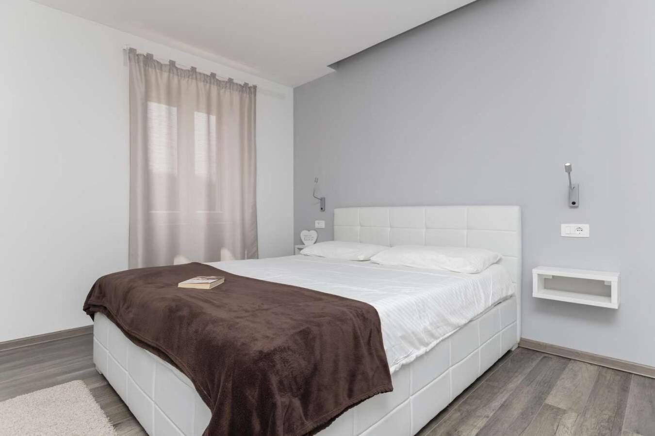 Villa Viscum In Central Istria For 8 Persons With Large Garden - Pet Friendly Pazin Ngoại thất bức ảnh