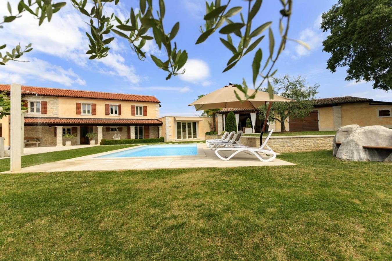 Villa Viscum In Central Istria For 8 Persons With Large Garden - Pet Friendly Pazin Ngoại thất bức ảnh
