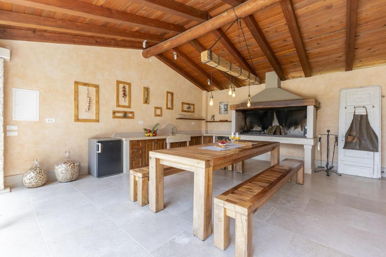 Villa Viscum In Central Istria For 8 Persons With Large Garden - Pet Friendly Pazin Ngoại thất bức ảnh