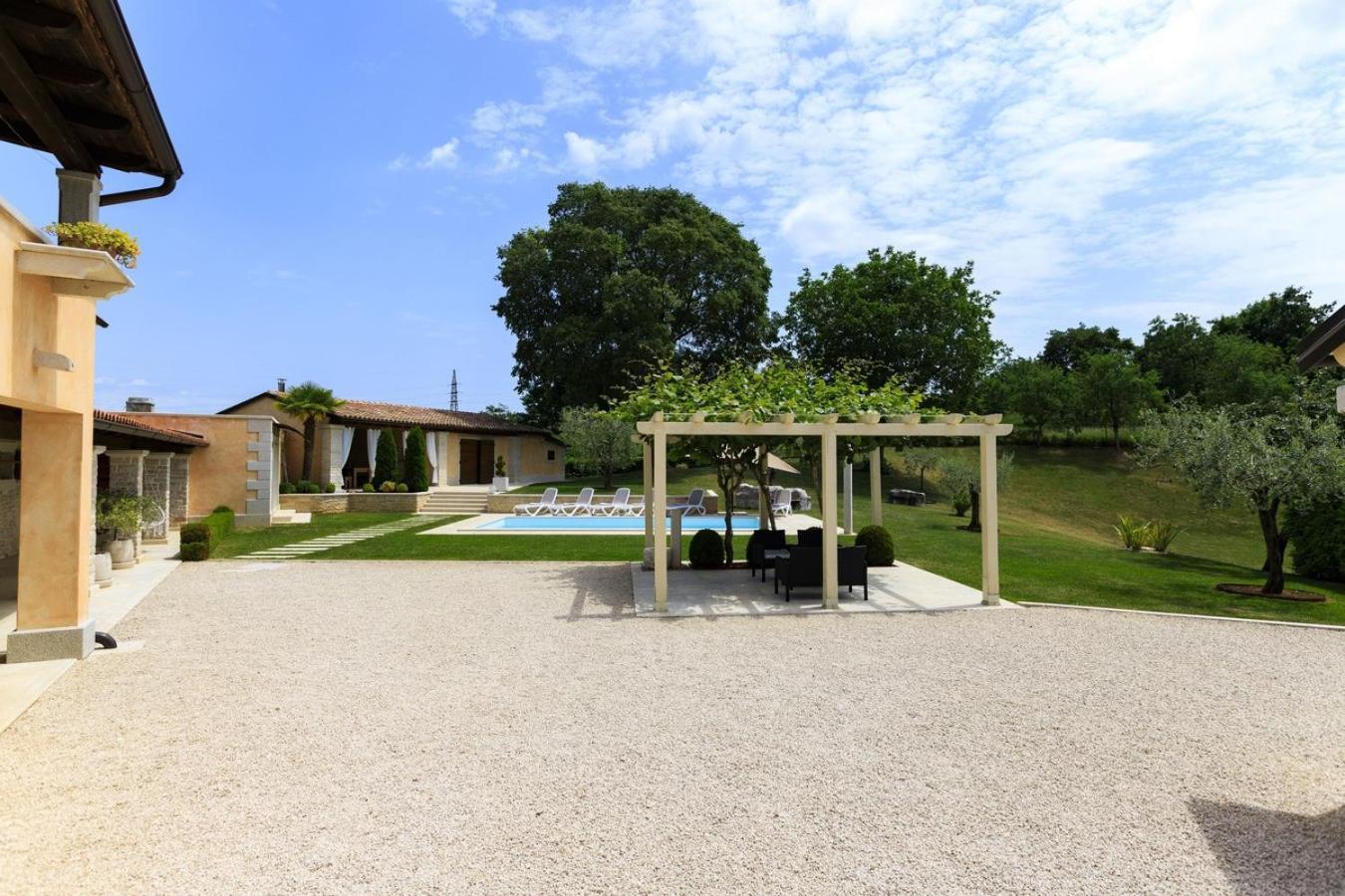 Villa Viscum In Central Istria For 8 Persons With Large Garden - Pet Friendly Pazin Ngoại thất bức ảnh