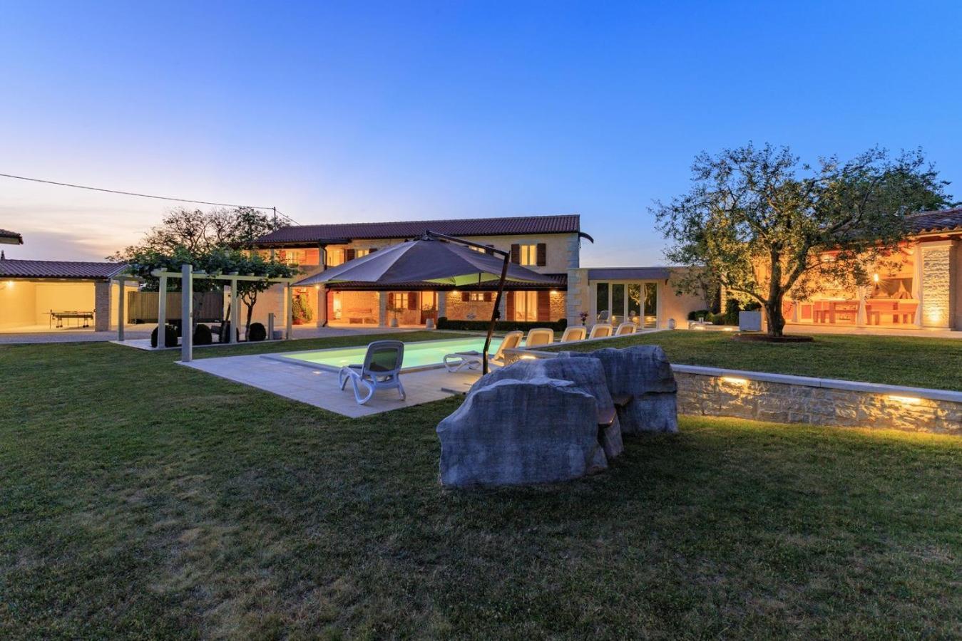 Villa Viscum In Central Istria For 8 Persons With Large Garden - Pet Friendly Pazin Ngoại thất bức ảnh