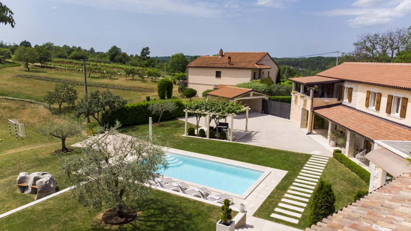 Villa Viscum In Central Istria For 8 Persons With Large Garden - Pet Friendly Pazin Ngoại thất bức ảnh