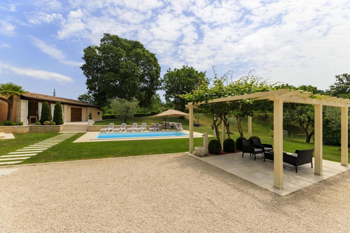 Villa Viscum In Central Istria For 8 Persons With Large Garden - Pet Friendly Pazin Ngoại thất bức ảnh