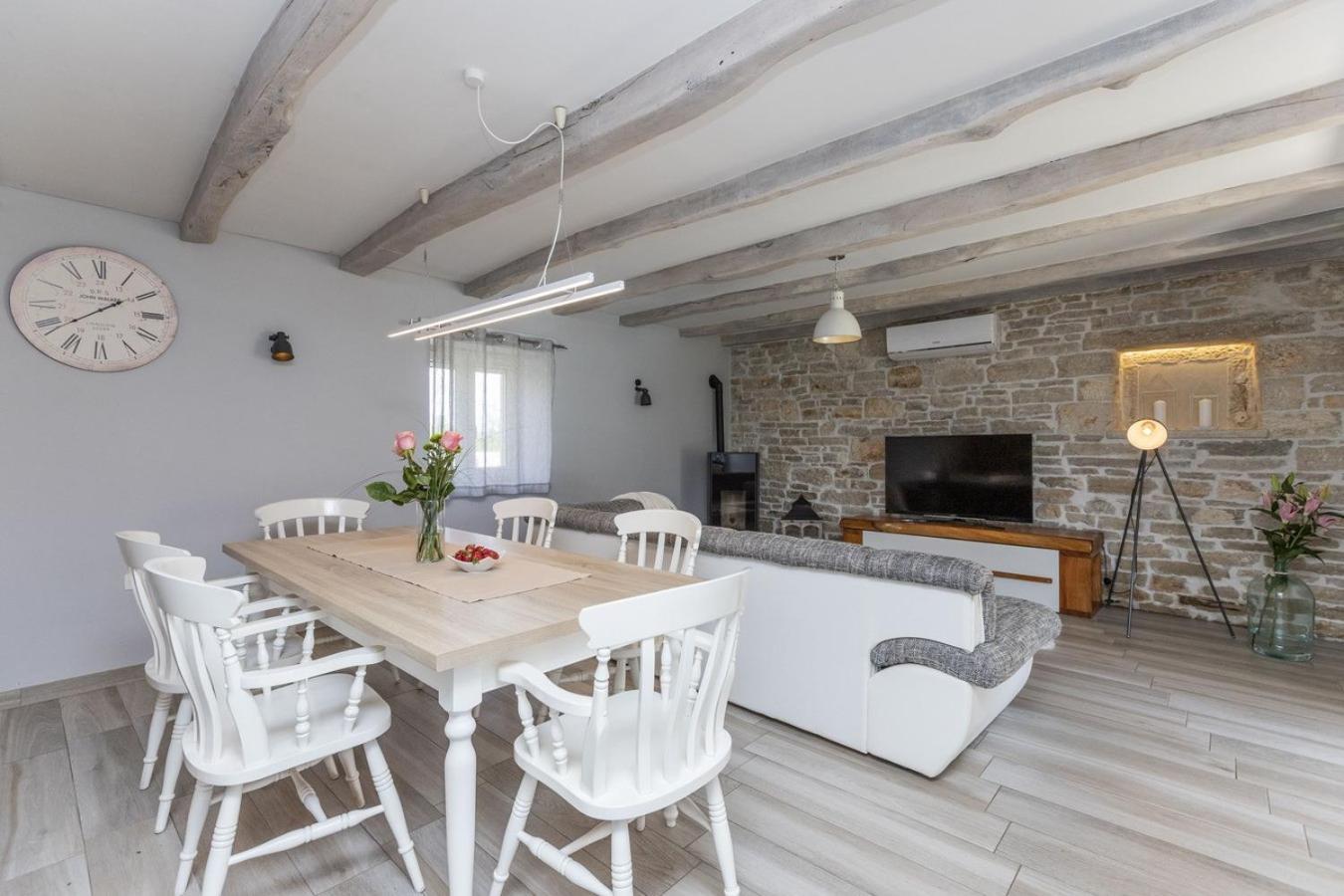 Villa Viscum In Central Istria For 8 Persons With Large Garden - Pet Friendly Pazin Ngoại thất bức ảnh