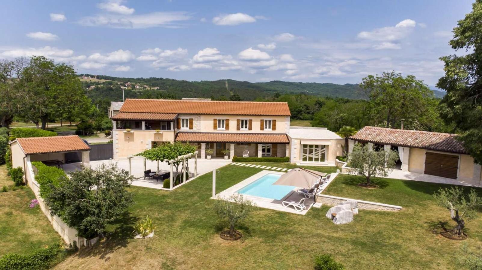 Villa Viscum In Central Istria For 8 Persons With Large Garden - Pet Friendly Pazin Ngoại thất bức ảnh