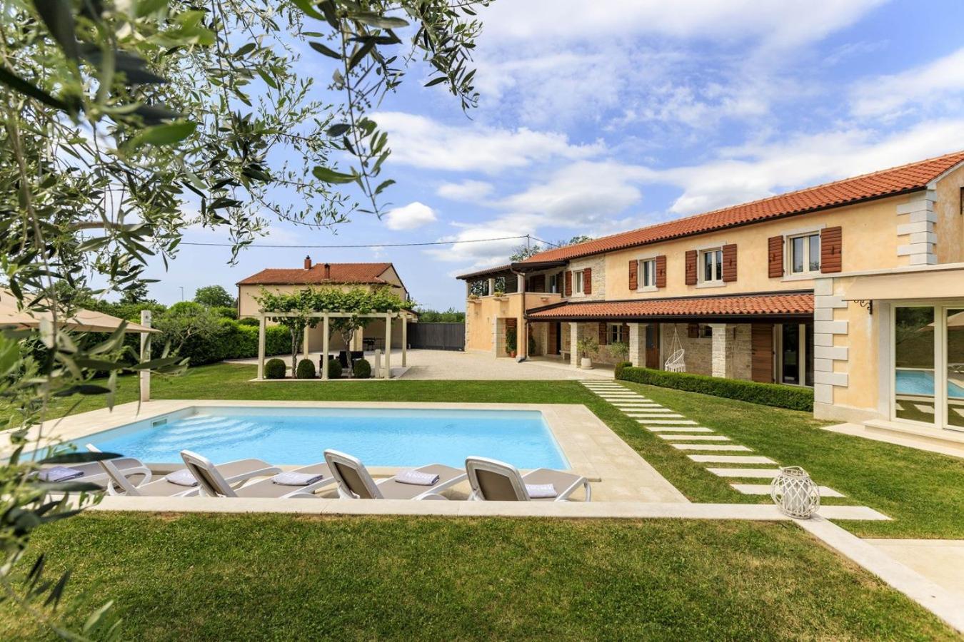 Villa Viscum In Central Istria For 8 Persons With Large Garden - Pet Friendly Pazin Ngoại thất bức ảnh