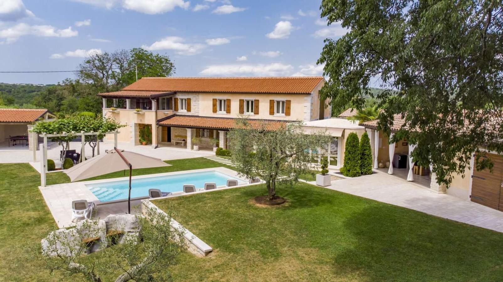 Villa Viscum In Central Istria For 8 Persons With Large Garden - Pet Friendly Pazin Ngoại thất bức ảnh
